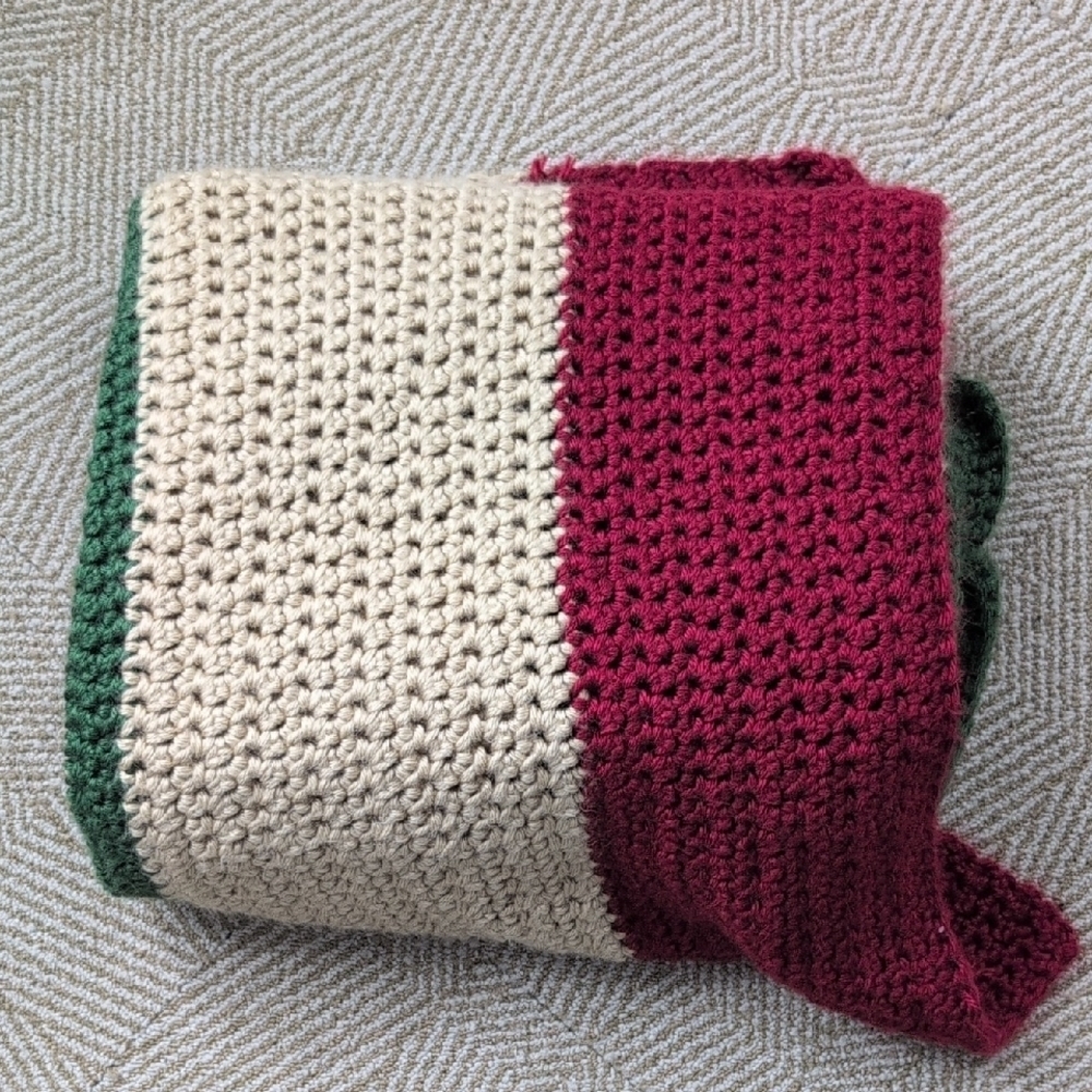 Handmade Holiday Soft Crochet Knit Blanket Throw Afghan Red Green Cream